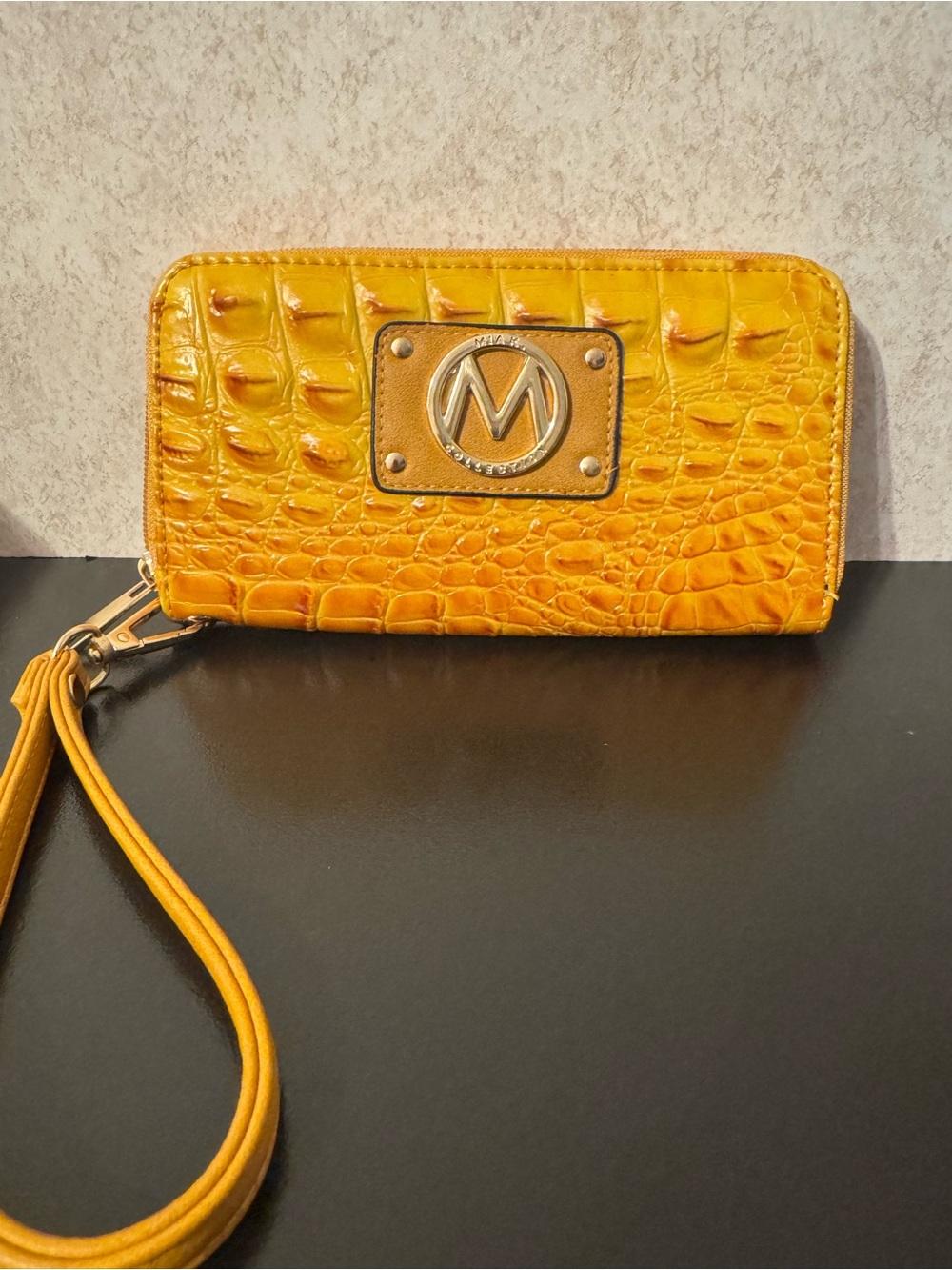 Mia K  Croc-Embossed Wristlet Wallet